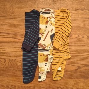 3 Carter's Onesie Bundle, EUC & GUC